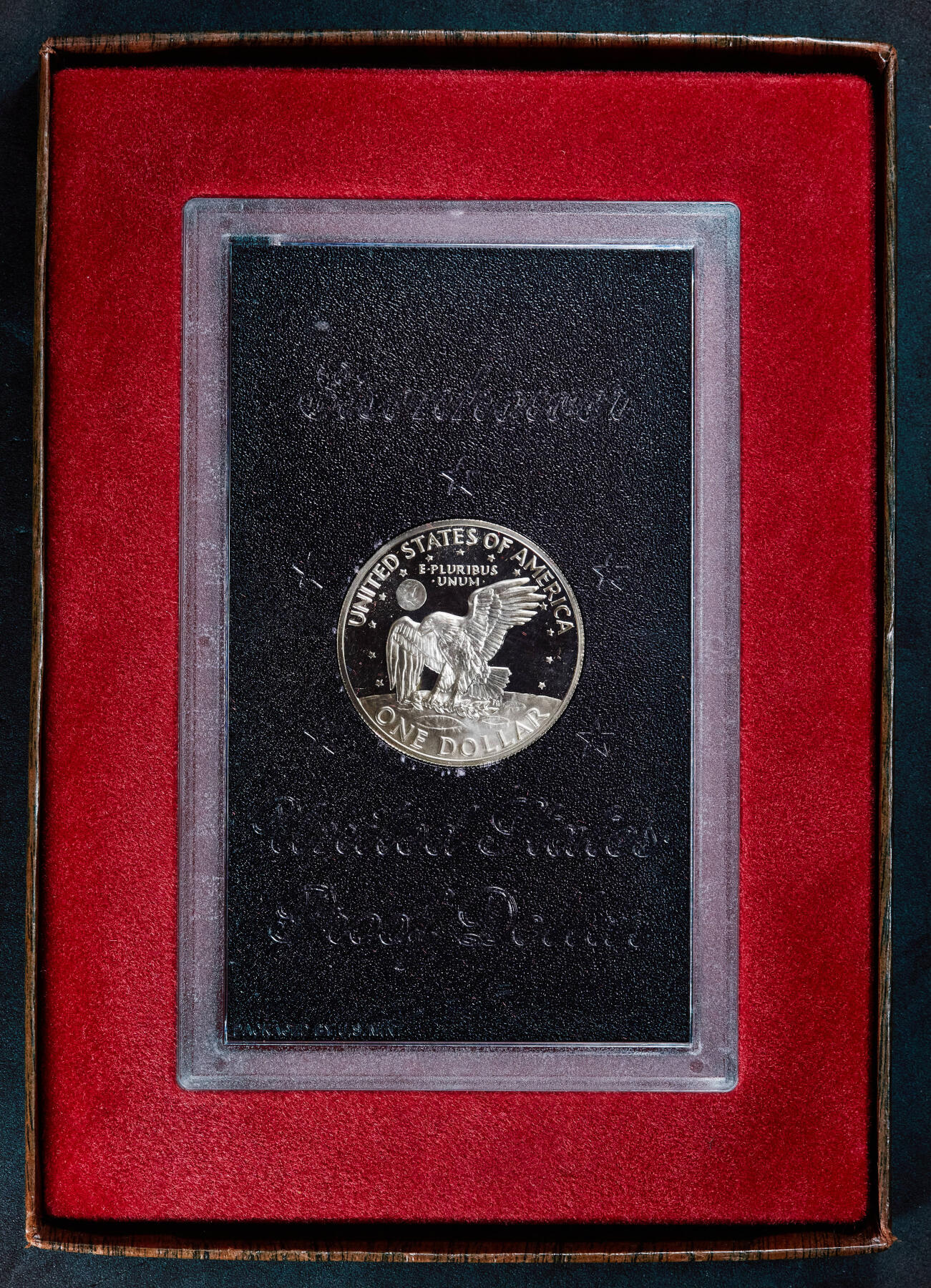 【俄甄集藏】“万象更新、马呈祥瑞”迎新春俄甄精品场-2026年(047)01-21 星期三 晚 19:30 全场包邮 美国1971年S版艾森豪威尔精制一元大银币，原盒精装，品相完好，重24.59克，400银