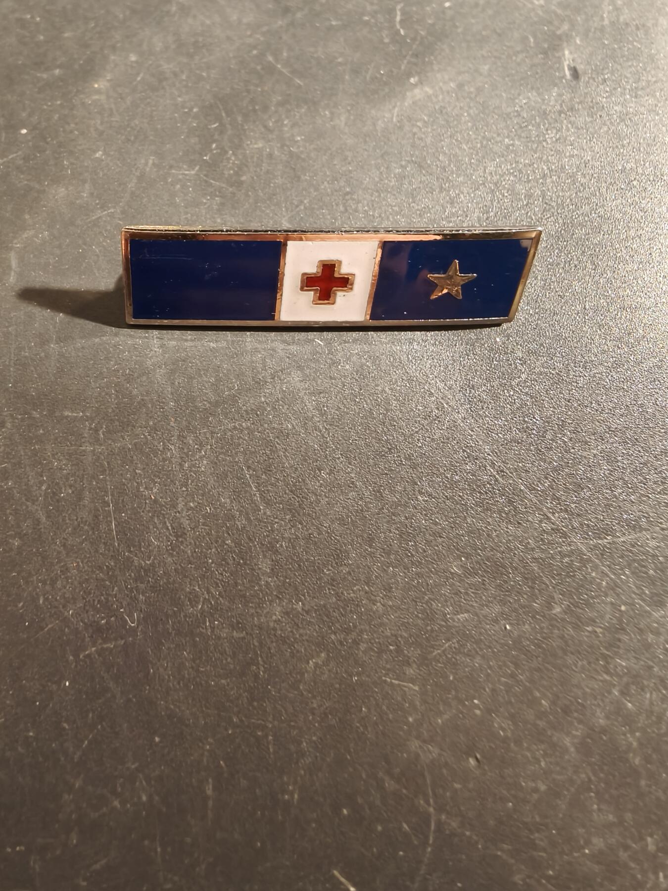 老王徽章第177期 美国红十字会证章     二战横针