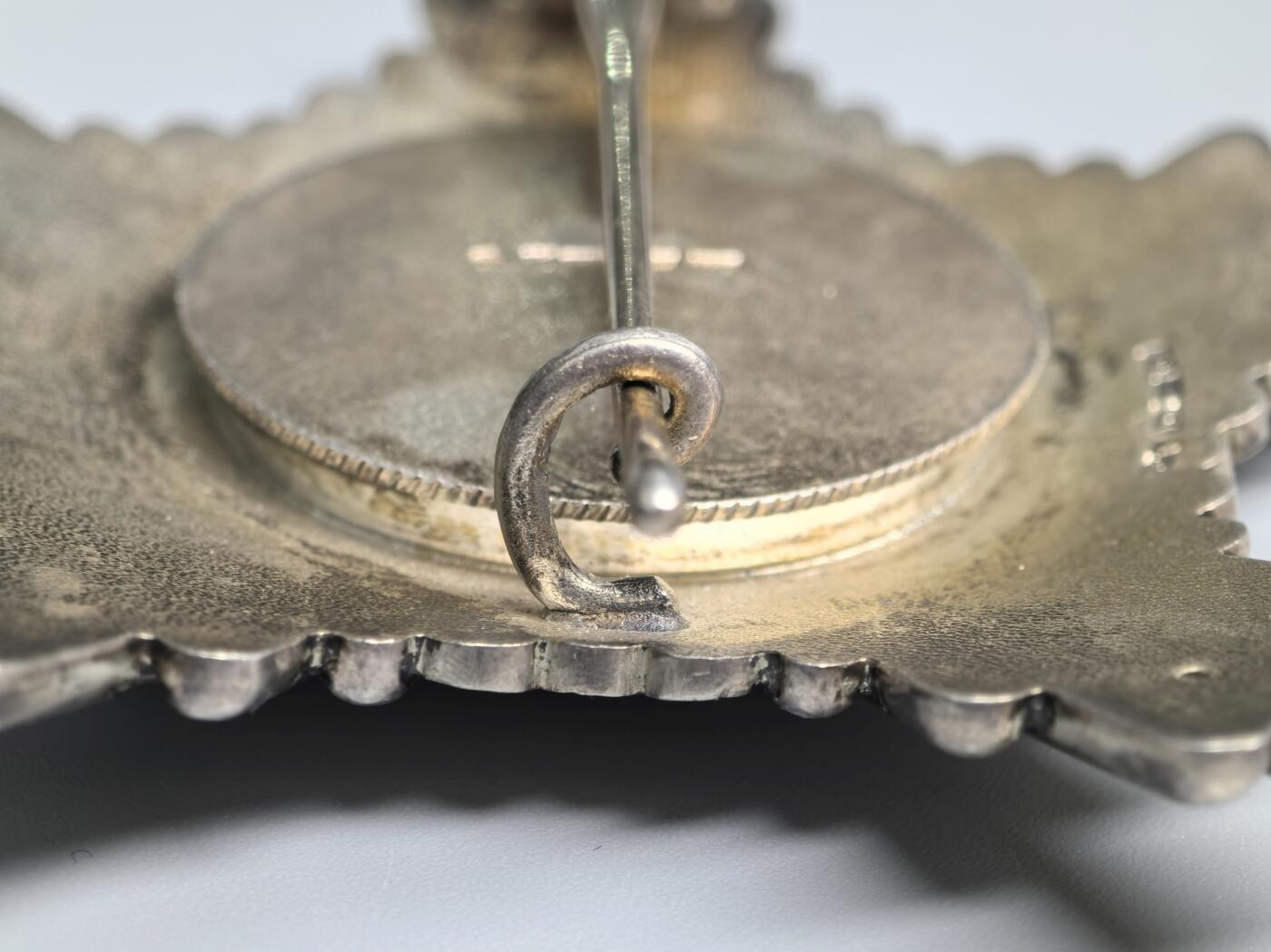 小驴勋章奖章收藏1月17日周六晚六点拍卖（珍爱和平，收藏战争，铭记历史，勿忘国耻，忠党爱国。有偿代拍，送拍规则在简介最后，参拍须阅读规则后再参拍，关系到运费包装发货时效真假辨别等关键信息，拍卖时不再发原图，看大图店主微信码在拍卖店铺介绍里）