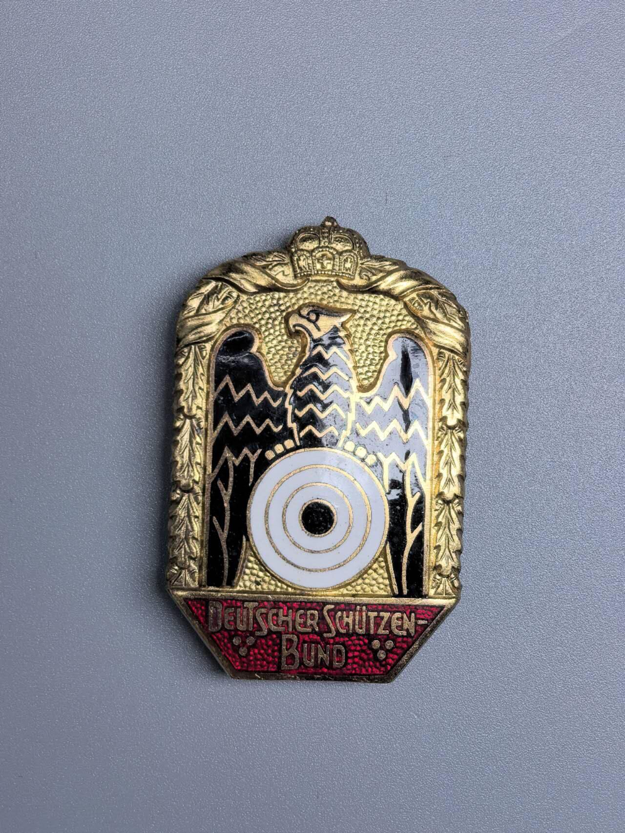 小驴勋章奖章收藏1月17日周六晚六点拍卖（珍爱和平，收藏战争，铭记历史，勿忘国耻，忠党爱国。有偿代拍，送拍规则在简介最后，参拍须阅读规则后再参拍，关系到运费包装发货时效真假辨别等关键信息，拍卖时不再发原图，看大图店主微信码在拍卖店铺介绍里）