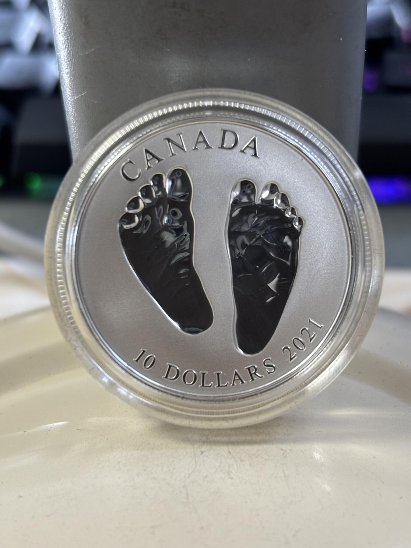 第188期拍卖 加拿大2021欢迎来到这个世界系列宝宝小脚丫银币半盎司，9999银，发行20000枚，盒子有压坏