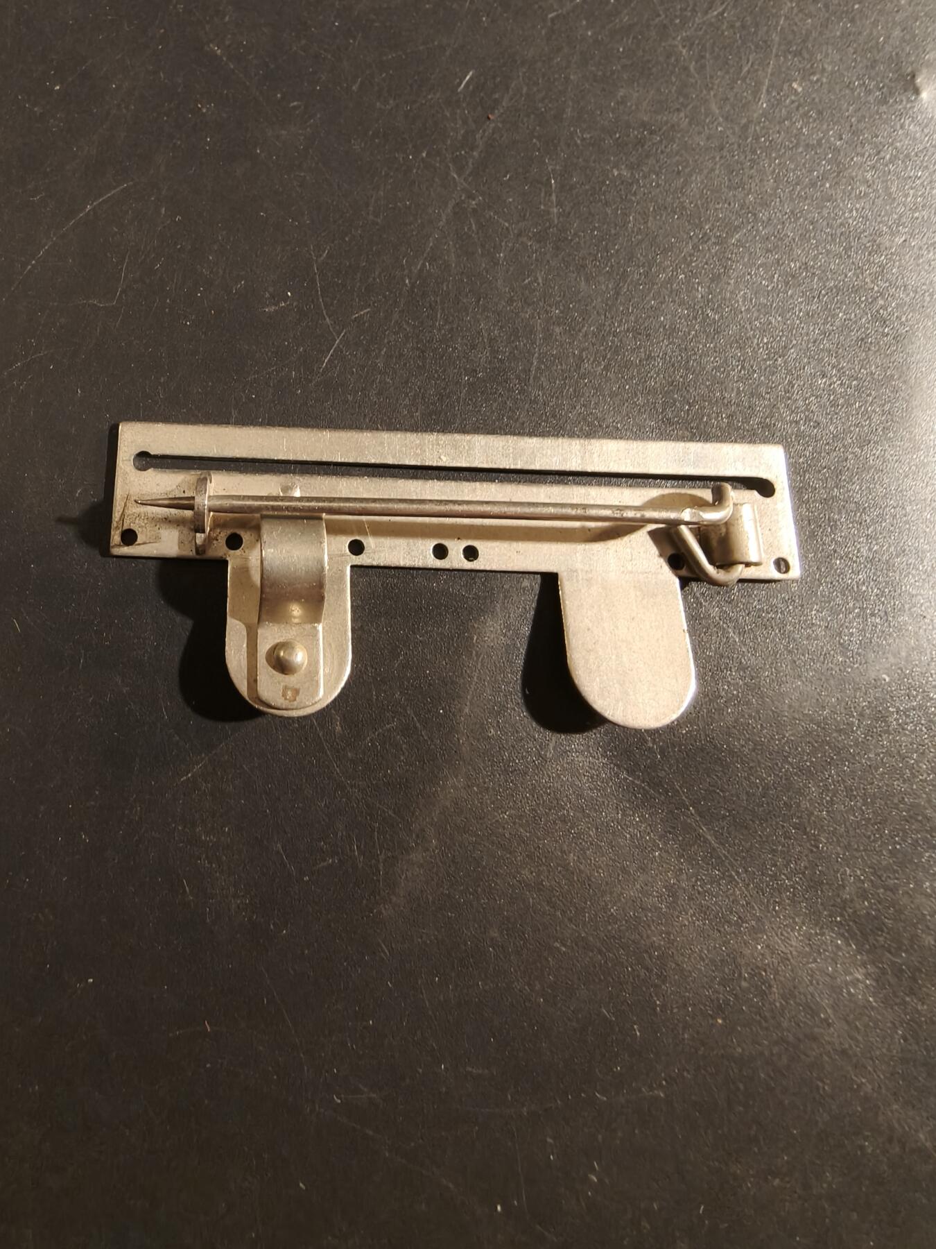 老王徽章第177期 英国2R联排挂板