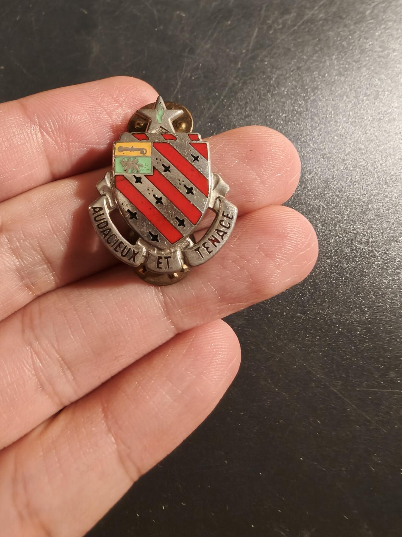 老王徽章第177期 美国陆军第八野战炮兵团证章