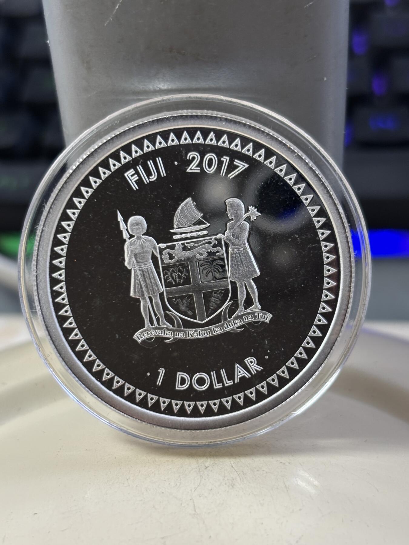 第188期拍卖 少见 斐济2017年葛饰北斋名画《神奈川冲浪里》精制彩色银币 1盎司999银 发行2500枚，