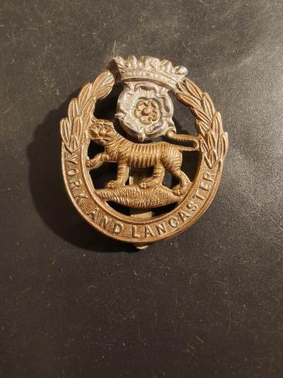 老王徽章第177期 - 英国约克和兰开斯特步兵团帽徽    一战时期