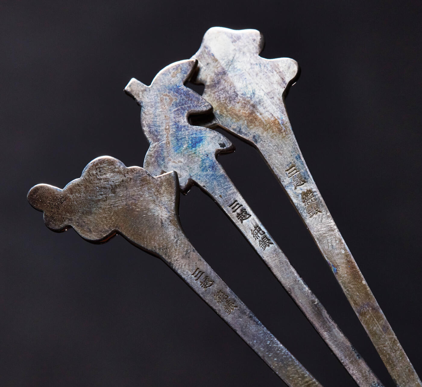 【俄甄集藏】“万象更新、马呈祥瑞”迎新春俄甄精品场-2026年(047)01-21 星期三 晚 19:30 全场包邮 日本1950年代名家三越制梅竹菊纯银咖啡勺6支一套，单体长：130mm，宽：25mm，总重量：88.05克，999银，原盒