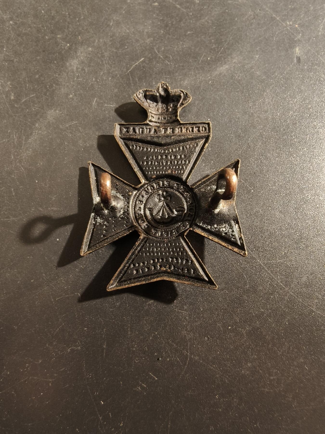 老王徽章第177期 英国国王皇家步枪团帽徽     维多利亚女王时期