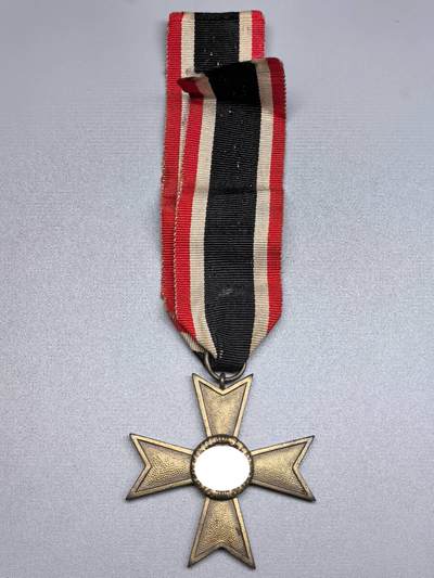 小驴勋章奖章收藏1月17日周六晚六点拍卖（珍爱和平，收藏战争，铭记历史，勿忘国耻，忠党爱国。有偿代拍，送拍规则在简介最后，参拍须阅读规则后再参拍，关系到运费包装发货时效真假辨别等关键信息，拍卖时不再发原图，看大图店主微信码在拍卖店铺介绍里） - 得三无剑二级战功十字勋章，环打60标