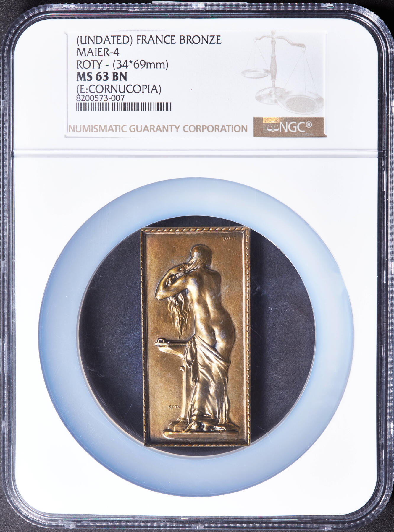 【俄甄集藏】“万象更新、马呈祥瑞”迎新春俄甄精品场-2026年(047)01-21 星期三 晚 19:30 全场包邮 法国1900年罗蒂名作“盥洗室”新艺术运动方形大铜章，NGC MS63，名誉品种，法兰西章牌之友协会第4号作品，丰饶角铭，尺寸：69mm×34mm，设计精美