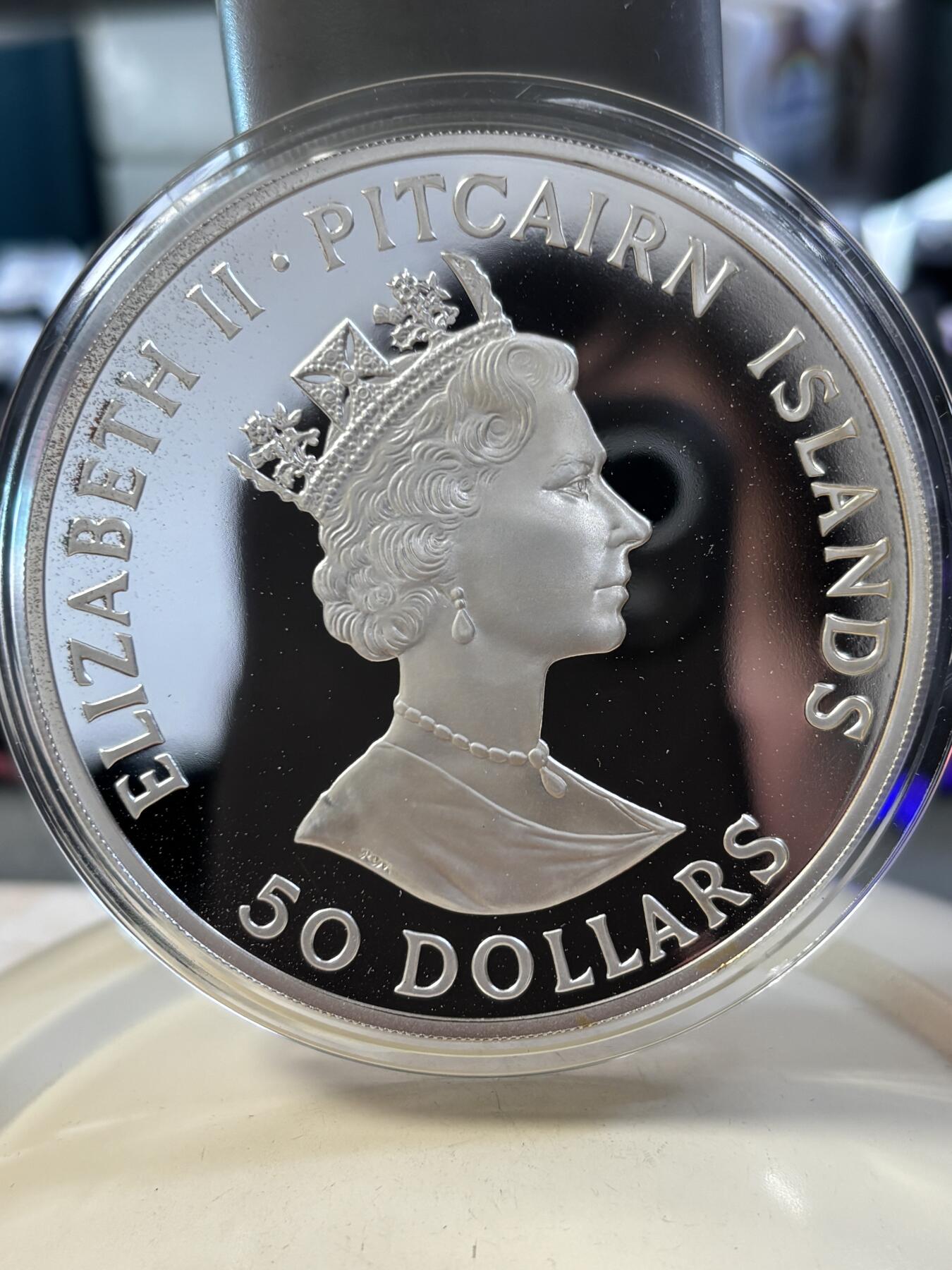 第188期拍卖 皮特凯恩群岛1990年火烧船5盎司精制纪念银币，999银，发行2500枚