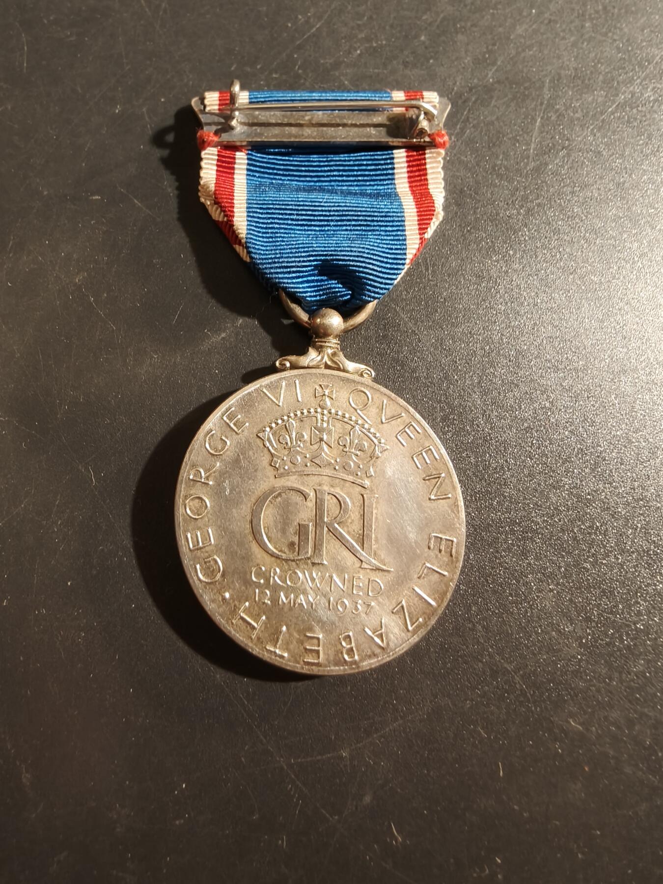 老王徽章第177期 英国乔治六世国王加冕纪念章   925银   30g    原盒