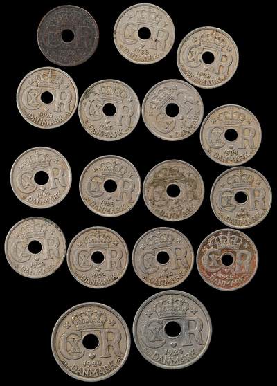 修遠堂世界钱币第101期 - 丹麦中孔10，25欧尔一组 铜镍合金