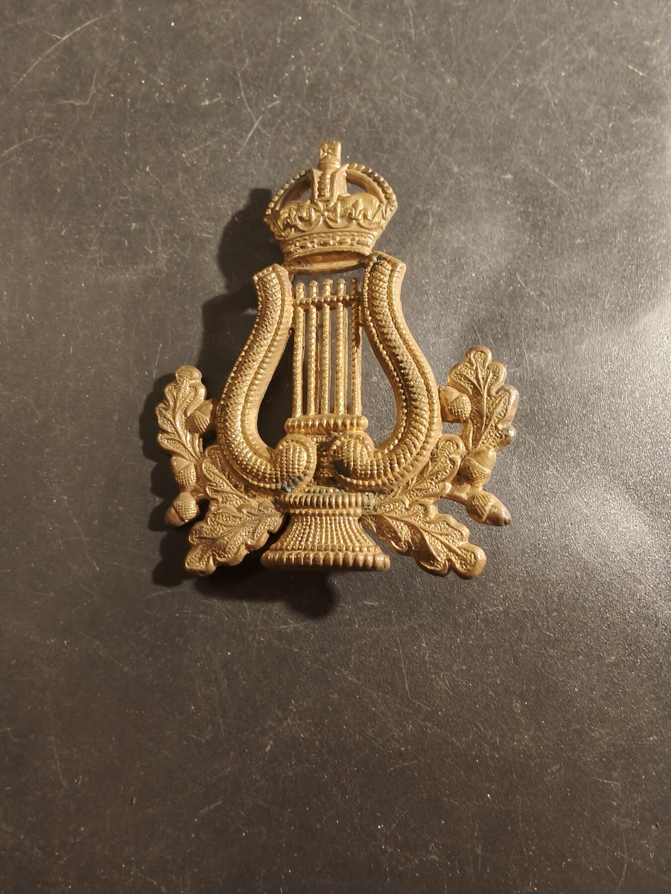 老王徽章第177期 英国皇家军乐团帽徽    一战时期