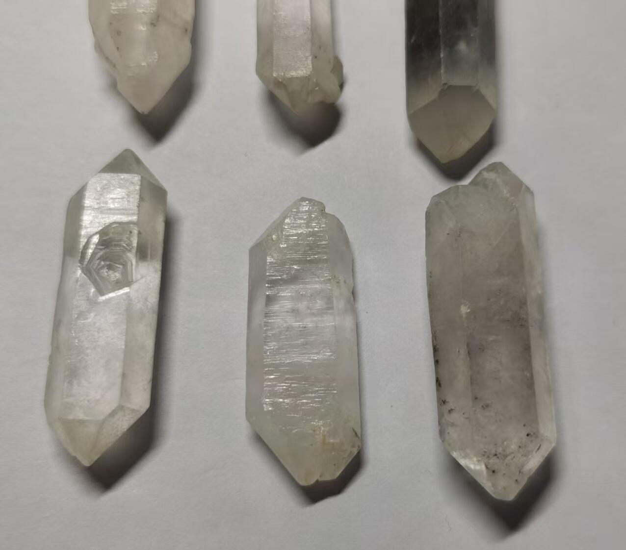 七河·世界币章小拍（总第34期） 藏家出品 X707（5）云贵闪灵水晶原石 周正双尖一组  6 件 