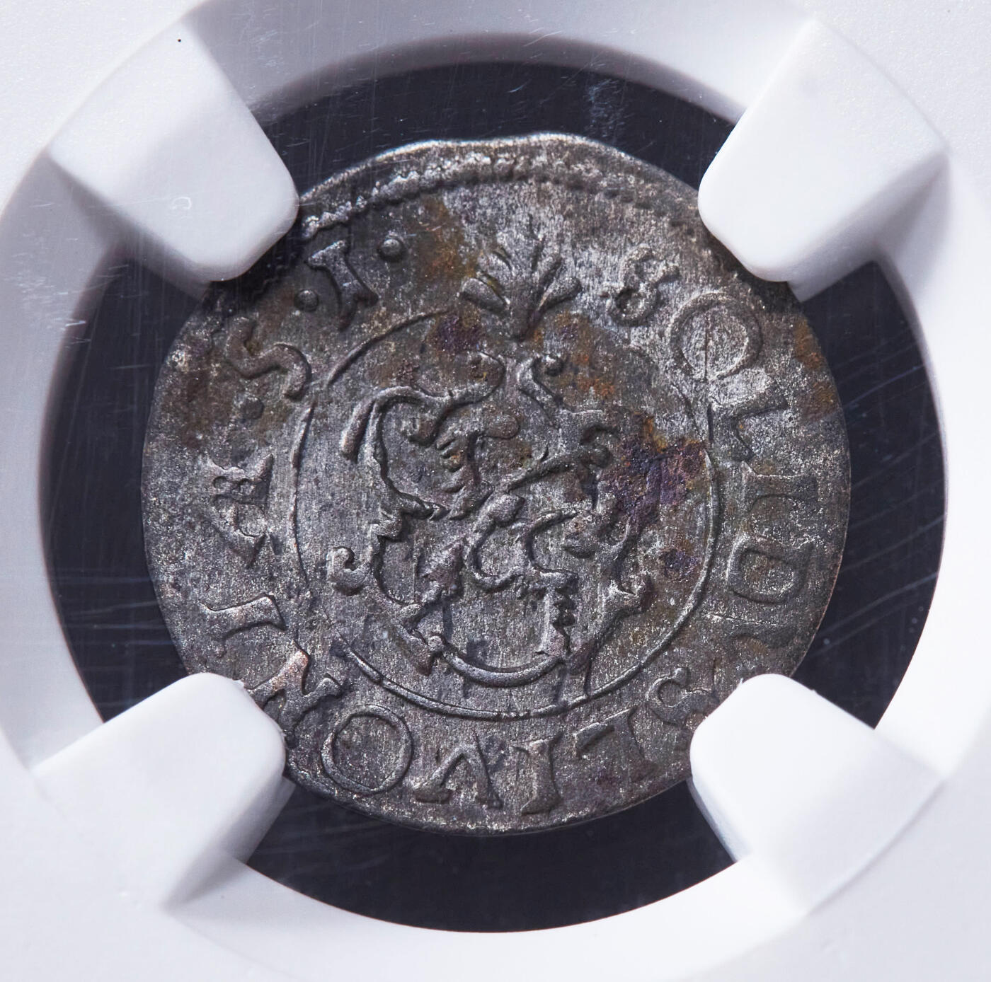 【俄甄集藏】“万象更新、马呈祥瑞”迎新春俄甄精品场-2026年(047)01-21 星期三 晚 19:30 全场包邮 瑞典属利沃尼亚1651年克里斯蒂娜女王1斯基林银币，NGC AU58，稀有品种，银光犹存，难得的品相，特殊标签