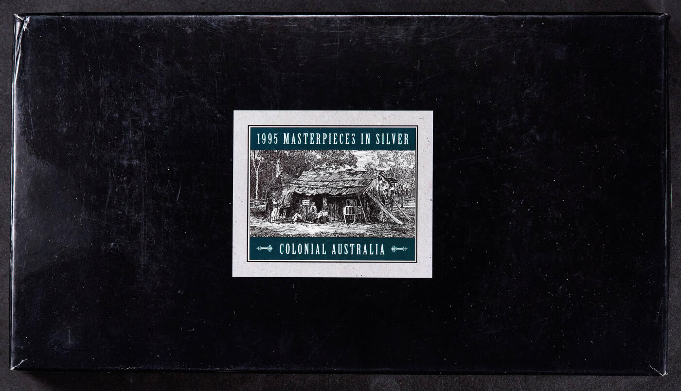 【俄甄集藏】“万象更新、马呈祥瑞”迎新春俄甄精品场-2026年(047)01-21 星期三 晚 19:30 全场包邮 澳大利亚1995年历史人物与事件系列5元精制大银币5枚套装，原盒证，澳大利亚皇家造币厂出品，伊丽莎白·麦克阿瑟、威廉·莱特上校、淘金热时代、科布马车公司、查尔斯·托德，单枚重35.79克，925银，含纯银共165.53克，外盒有损伤，No.1