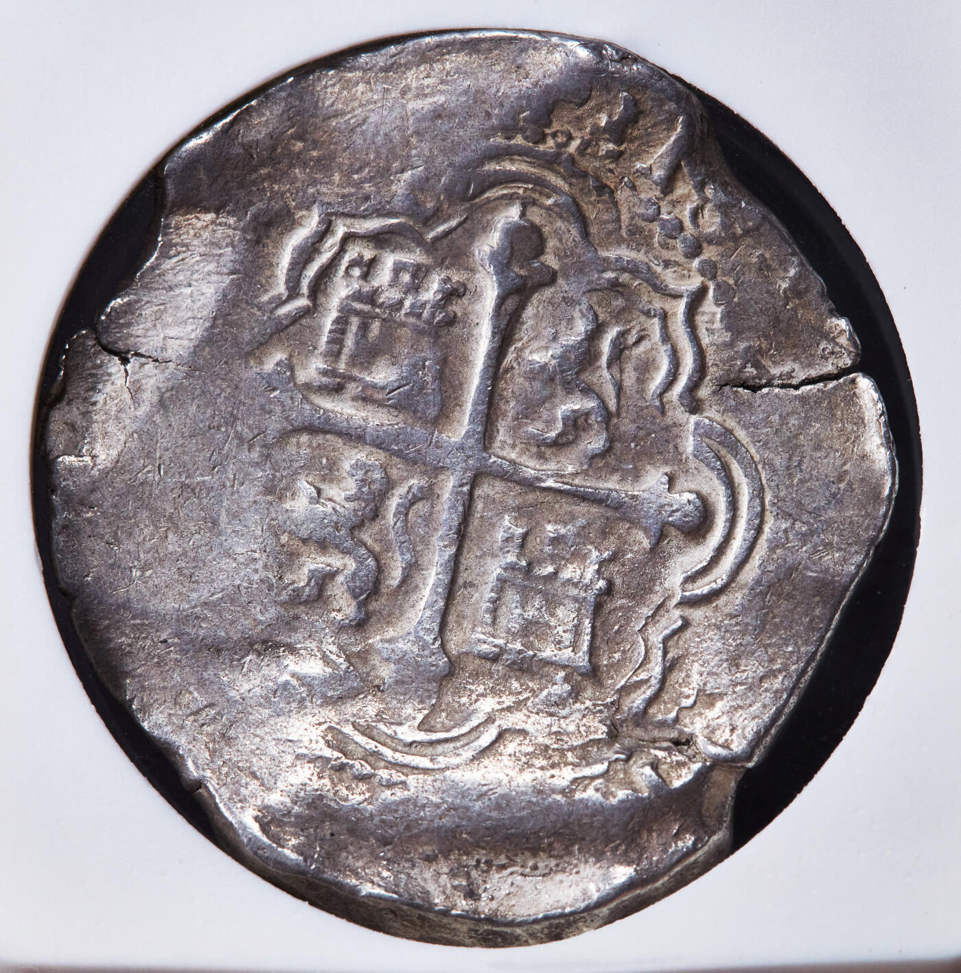 【俄甄集藏】“万象更新、马呈祥瑞”迎新春俄甄精品场-2026年(047)01-21 星期三 晚 19:30 全场包邮 西属墨西哥1607-1616年费利佩三世MOF版8里亚尔COB切割大银币，NGC MS62，黄油彩原光品相，顶级状态，毫无疑问的唯一冠军分数，重27.28克