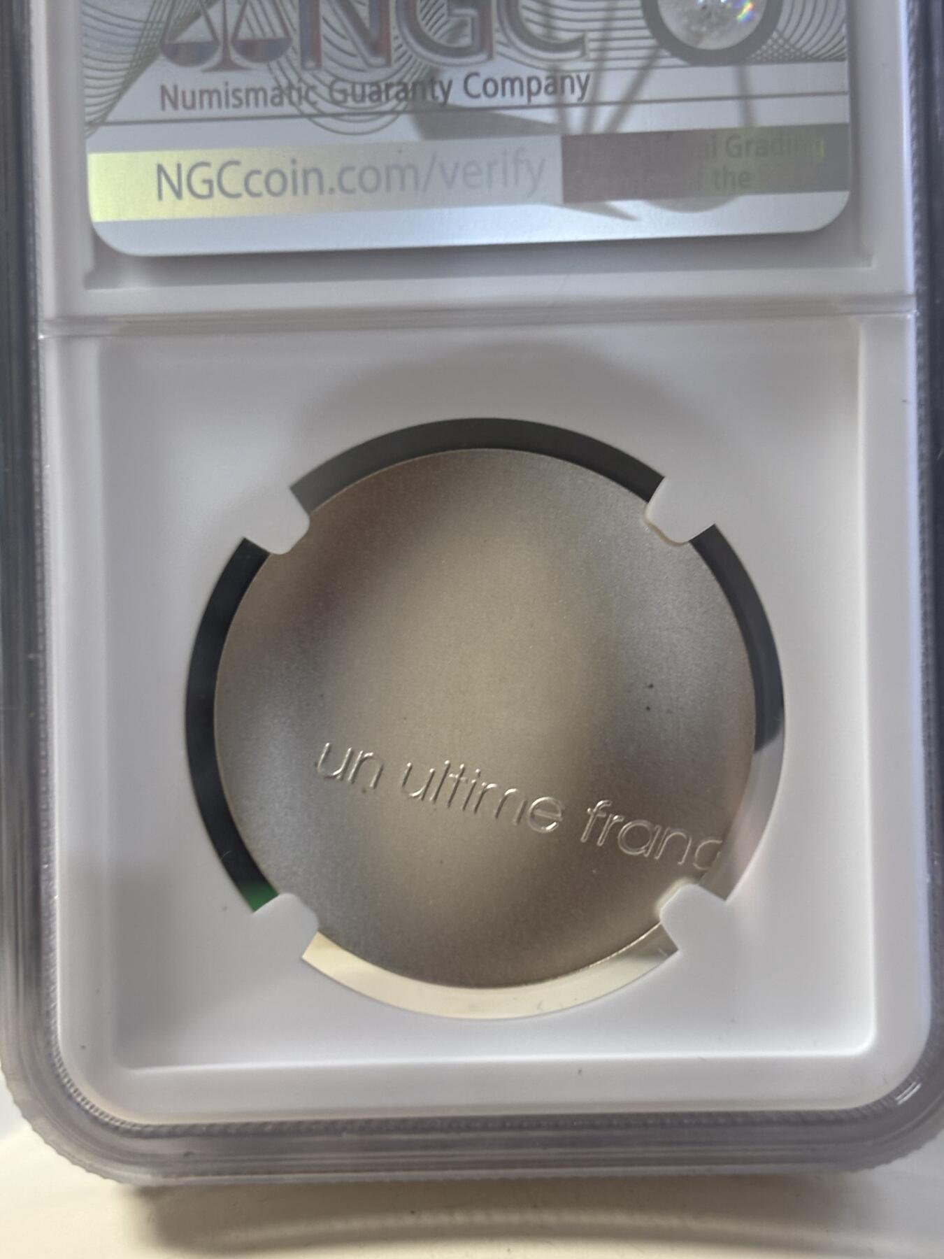 第188期拍卖 获奖币法国2001年最后的法郎波浪形银币NGC-MS69无盒无证书，980银，17.77克，
