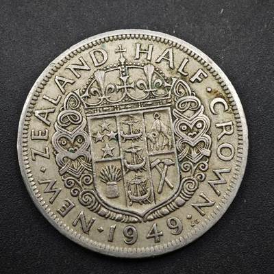 【淘币小摊】实时拍第八百四十九拍   散币银币场   满百包邮可预留二周 每周一统一发货   - 新西兰1949年乔治六世半克朗镍币