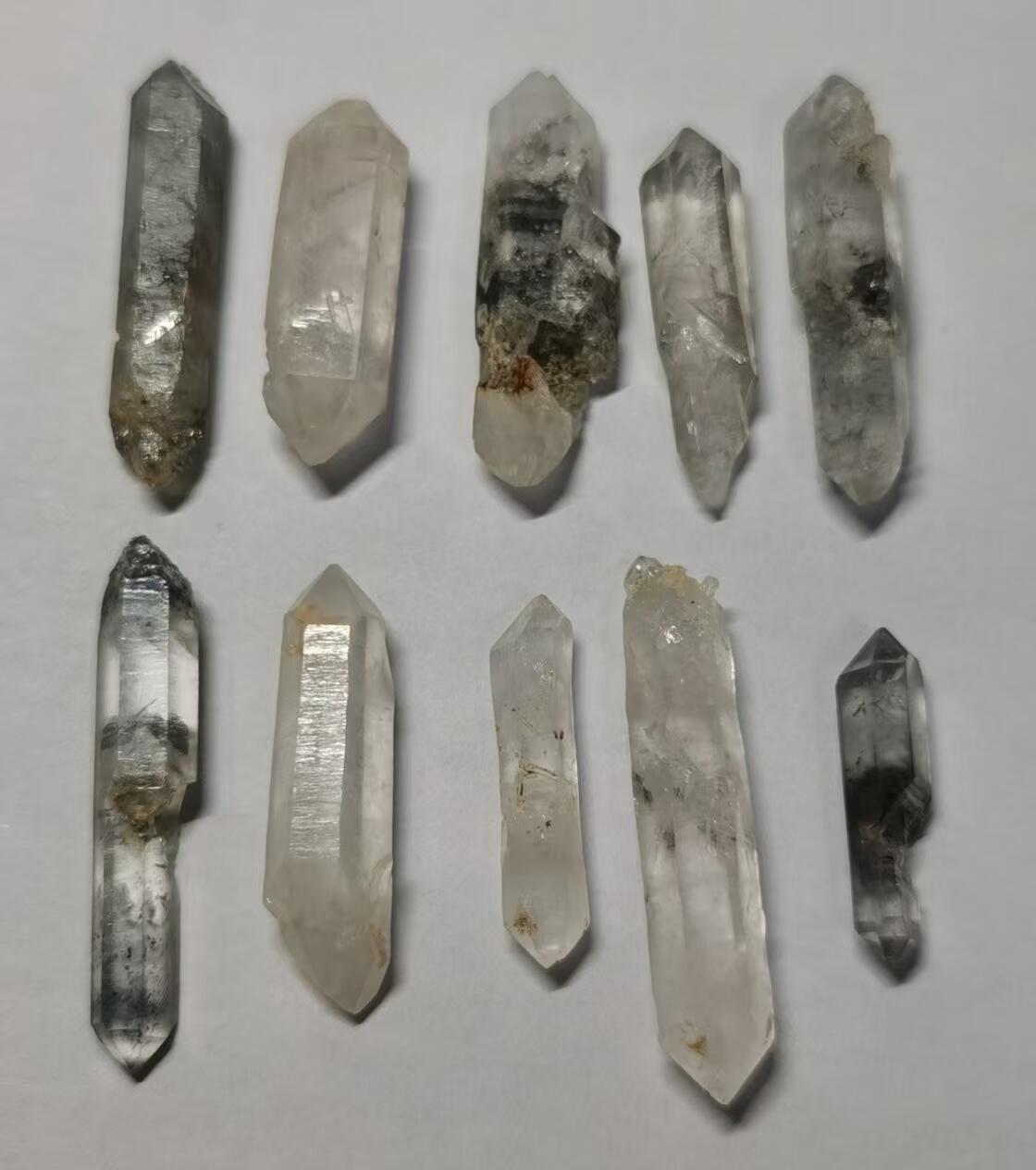 七河·世界币章小拍（总第34期） 藏家出品 X716（3） 长条状云贵闪灵水晶原石 一组 10 件