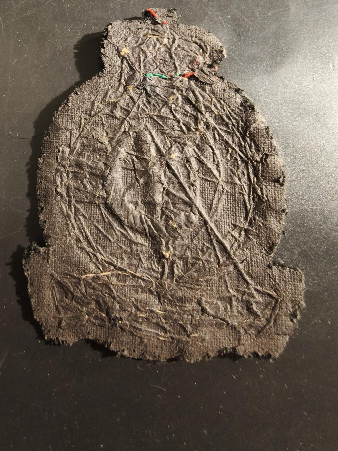 老王徽章第177期 英国皇家空军卡尔肖特站大檐帽帽徽   伊丽莎白二世时期    金属丝刺绣版