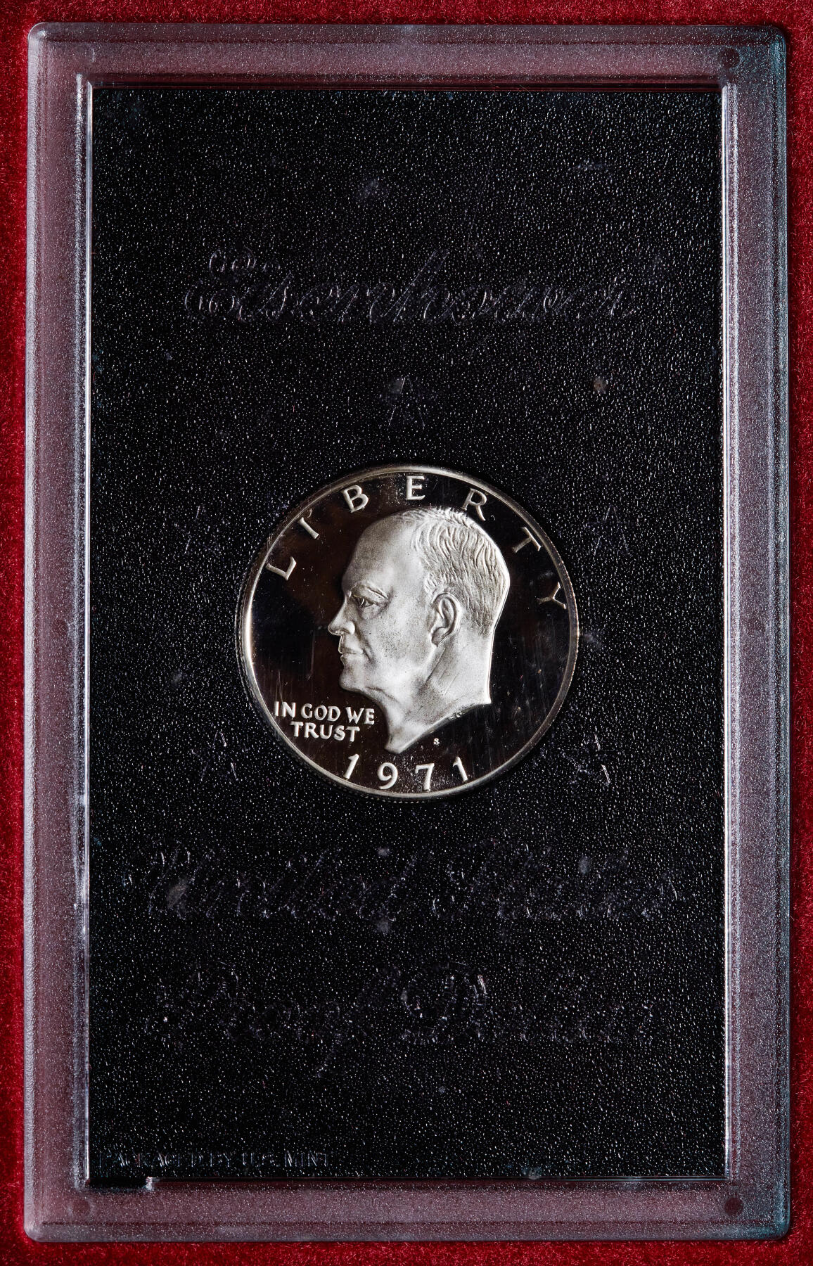 【俄甄集藏】“万象更新、马呈祥瑞”迎新春俄甄精品场-2026年(047)01-21 星期三 晚 19:30 全场包邮 美国1971年S版艾森豪威尔精制一元大银币，原盒精装，品相完好，重24.59克，400银