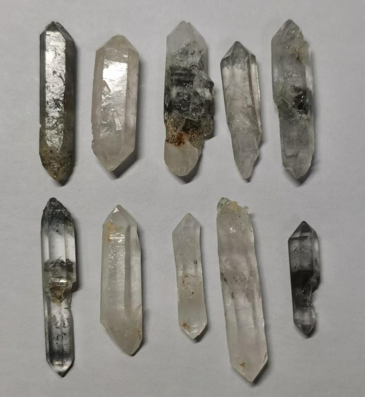 七河·世界币章小拍（总第34期） 藏家出品 X716（3） 长条状云贵闪灵水晶原石 一组 10 件