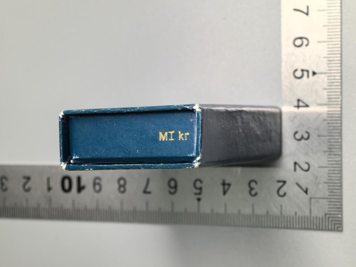 小驴勋章奖章收藏1月17日周六晚六点拍卖（珍爱和平，收藏战争，铭记历史，勿忘国耻，忠党爱国。有偿代拍，送拍规则在简介最后，参拍须阅读规则后再参拍，关系到运费包装发货时效真假辨别等关键信息，拍卖时不再发原图，看大图店主微信码在拍卖店铺介绍里）