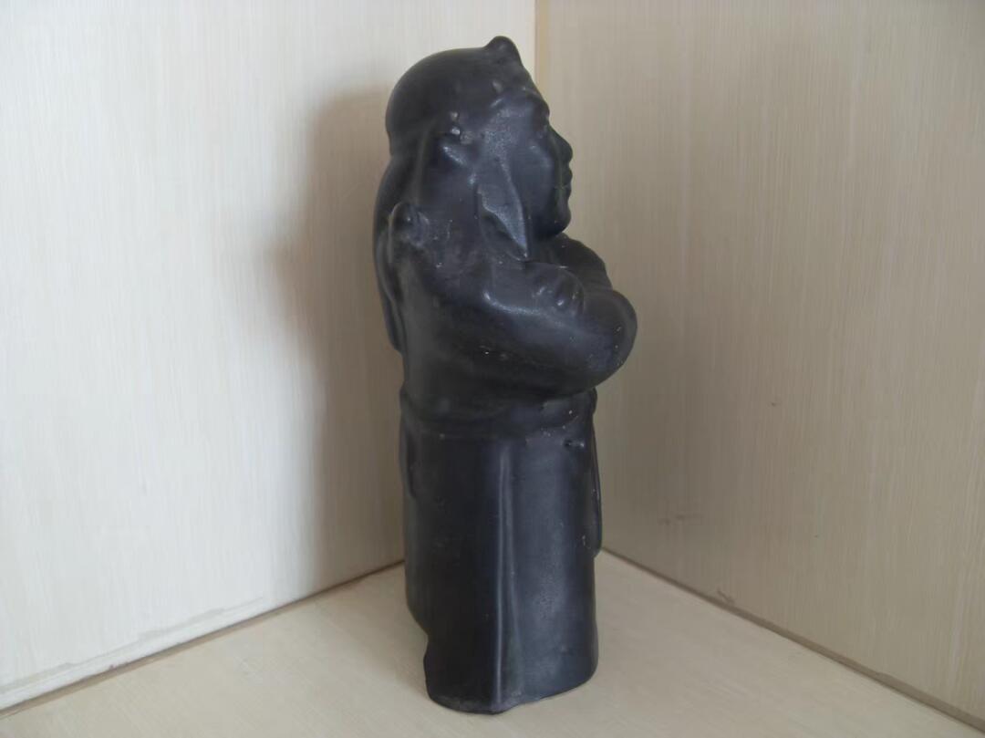 好汉武松造型老酒瓶！！