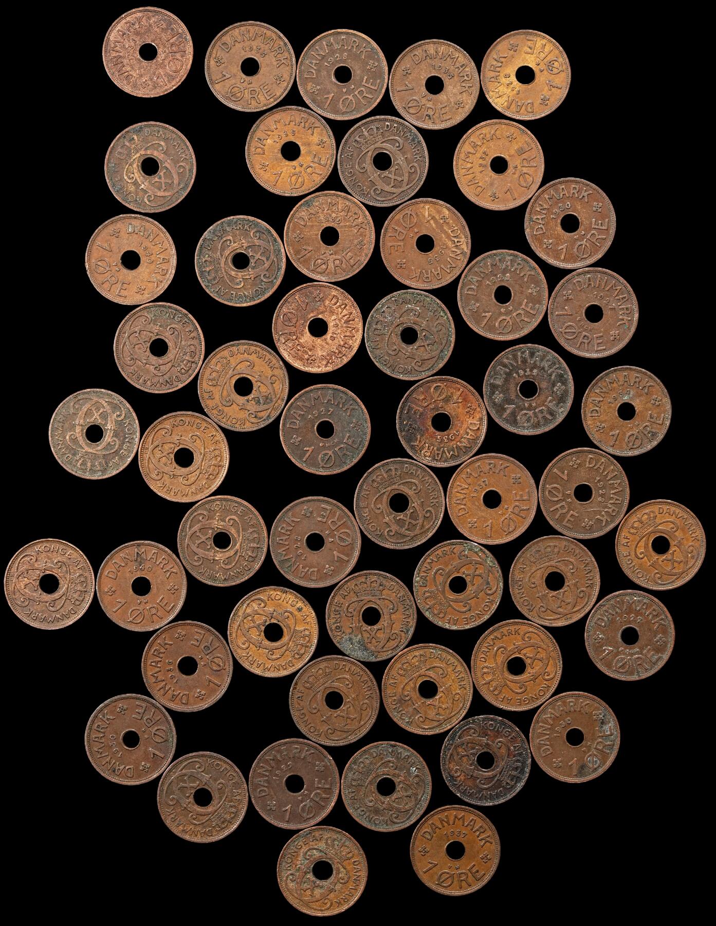 修遠堂世界钱币第101期 丹麦中孔1欧尔铜币50枚，1927-1940年