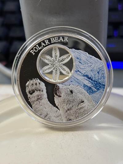 第188期拍卖 - 托克劳2015年掐丝动物系列北极熊1盎司纪念彩银币，999银，发行1500枚，有氧化