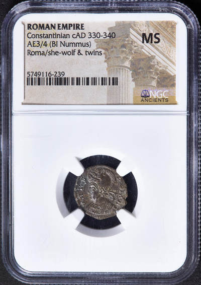 【俄甄集藏】“万象更新、马呈祥瑞”迎新春俄甄精品场-2026年(047)01-21 星期三 晚 19:30 全场包邮 - 古罗马帝国公元332年-333年君士坦丁大帝母狼育婴罗马建城纪念铜币，NGC MS，正面罗马女神戴盔披氅面左胸像，币文罗马城，背面母狼哺婴源自罗马建城传说，母狼正哺育罗慕路斯和雷穆斯兄弟，上方两颗芒星，未流通，直径：18mm