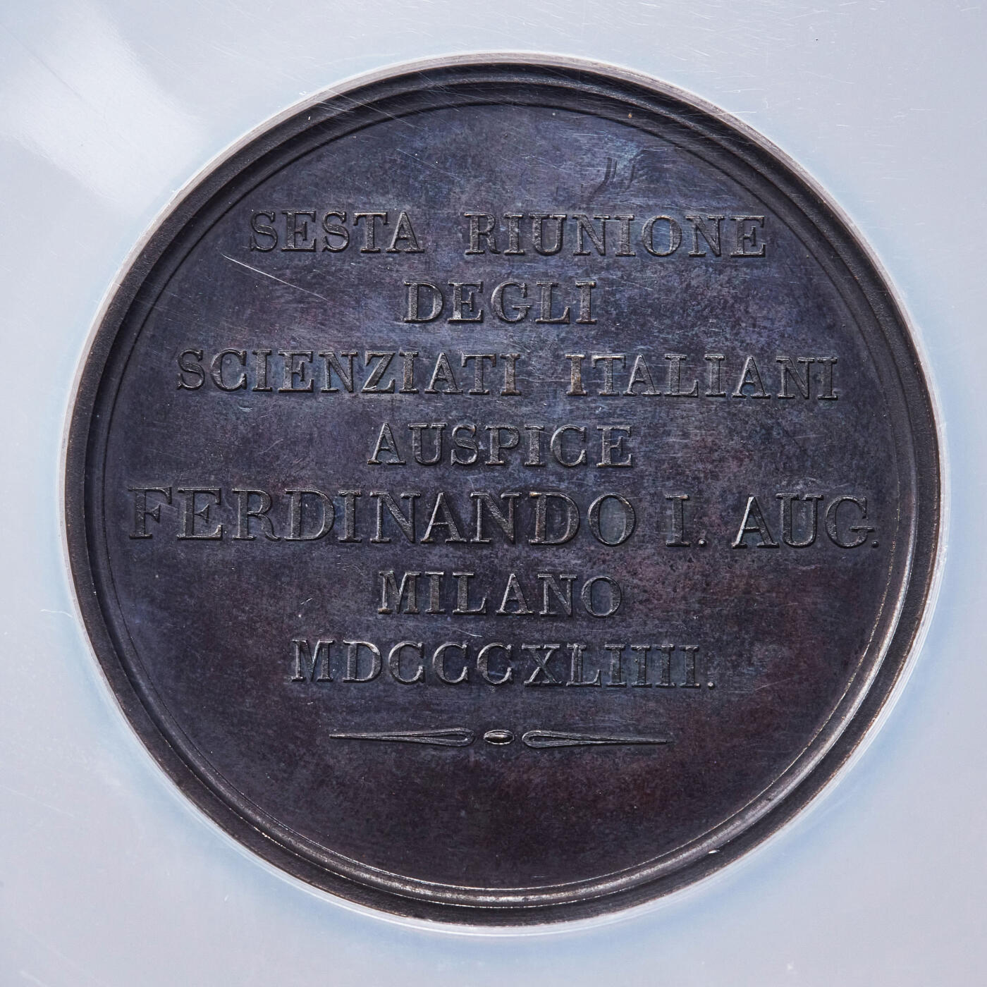 【俄甄集藏】“万象更新、马呈祥瑞”迎新春俄甄精品场-2026年(047)01-21 星期三 晚 19:30 全场包邮 意大利1844年纪念第六届国立科学家代表大会在米兰召开大铜章，NGC MS61，紫罗兰包浆，高浮雕，类精制底板，直径56mm