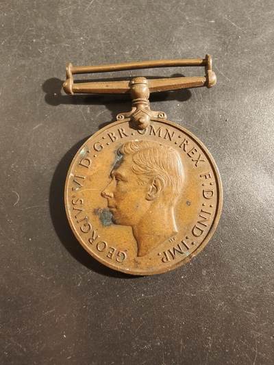 老王徽章第177期 - 英国乔治六世版警察长期服役奖章   带边铭    无绶带