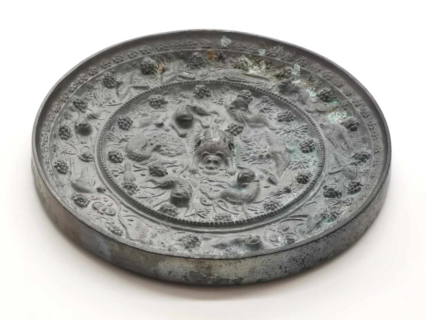 博洋堂世界钱币拍卖第157期（全场包邮） 现代工艺品铜镜，直径约15cm，重约370克