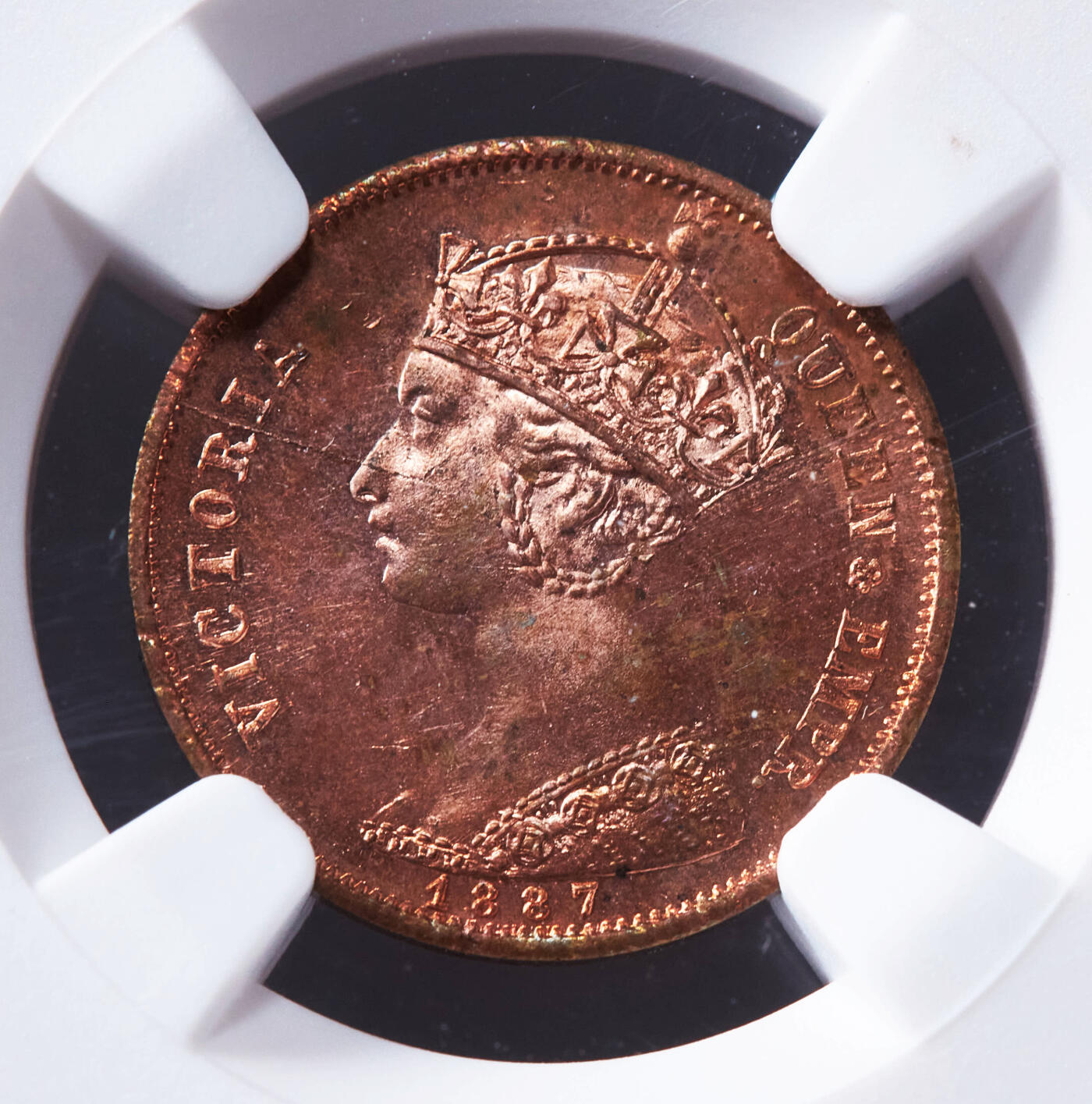 【俄甄集藏】“万象更新、马呈祥瑞”迎新春俄甄精品场-2026年(047)01-21 星期三 晚 19:30 全场包邮 英国1887年维多利亚高冠版1/2法新试机模具代用铜币3枚一组，NGC AU58-MS64RB，转光品相