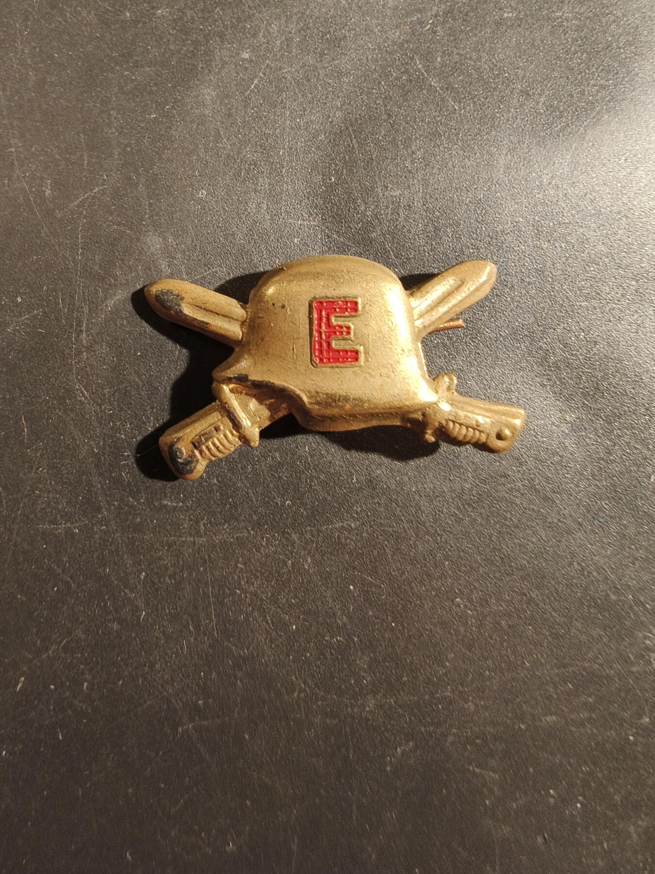 老王徽章第177期 智利步兵学校帽徽