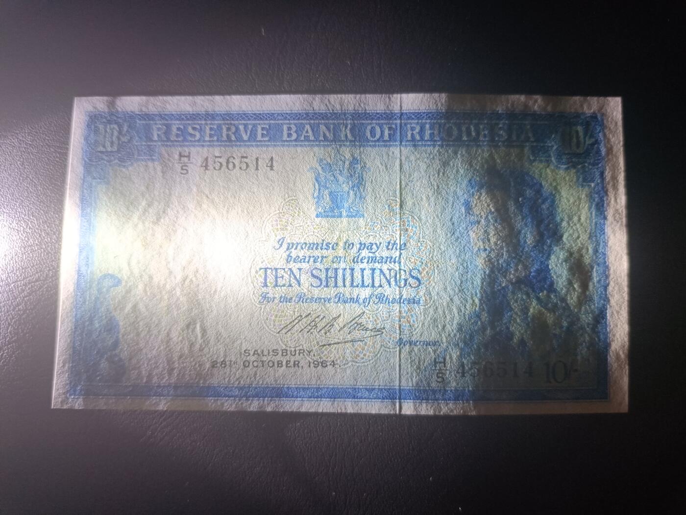 2026一月第三期，总213期 罗得西亚（现津巴布韦）1964年10先令流通好品XF，戎装女王和烟草田，稀有早期先令-镑时期品种