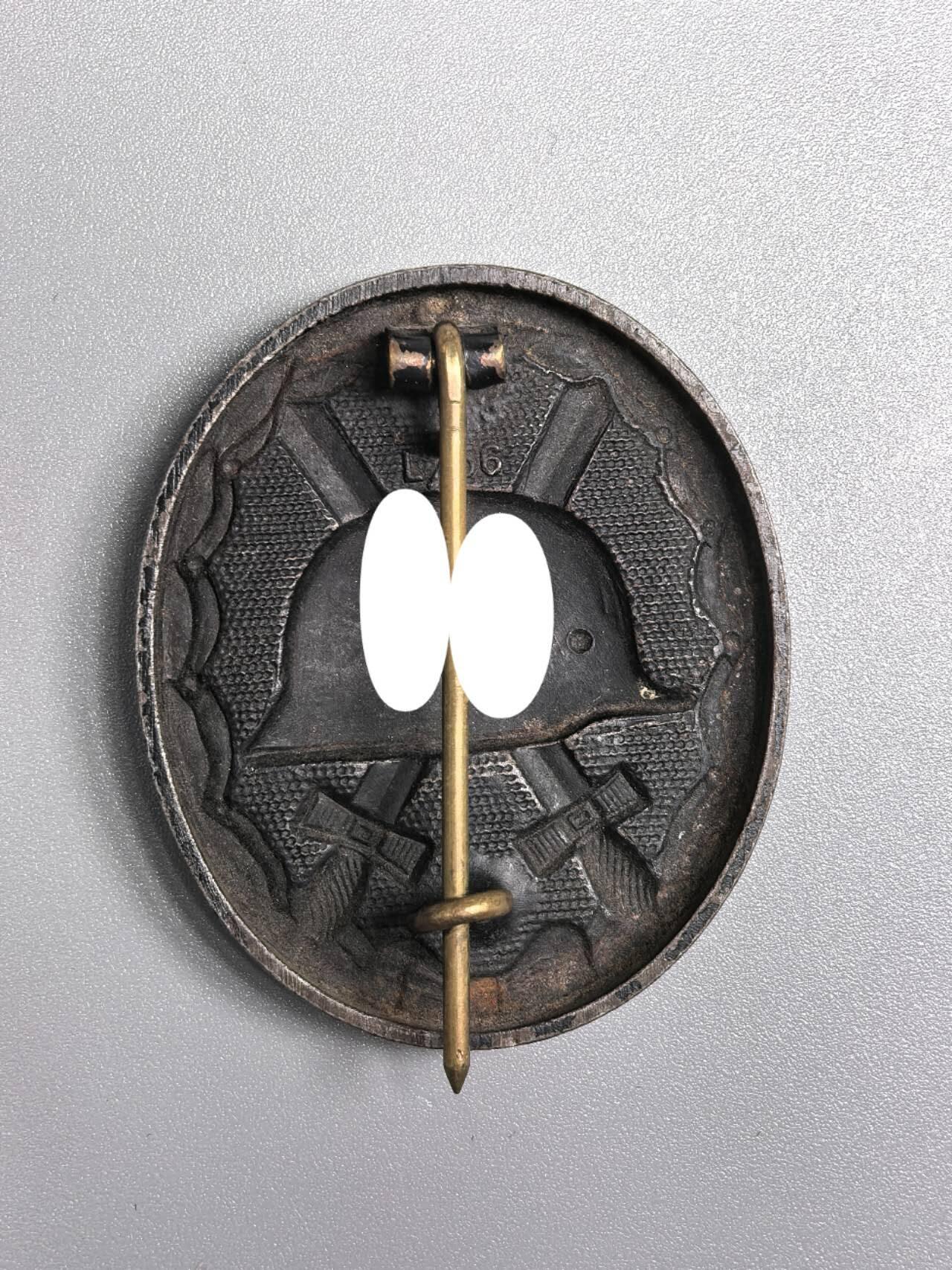 小驴勋章奖章收藏1月17日周六晚六点拍卖（珍爱和平，收藏战争，铭记历史，勿忘国耻，忠党爱国。有偿代拍，送拍规则在简介最后，参拍须阅读规则后再参拍，关系到运费包装发货时效真假辨别等关键信息，拍卖时不再发原图，看大图店主微信码在拍卖店铺介绍里）