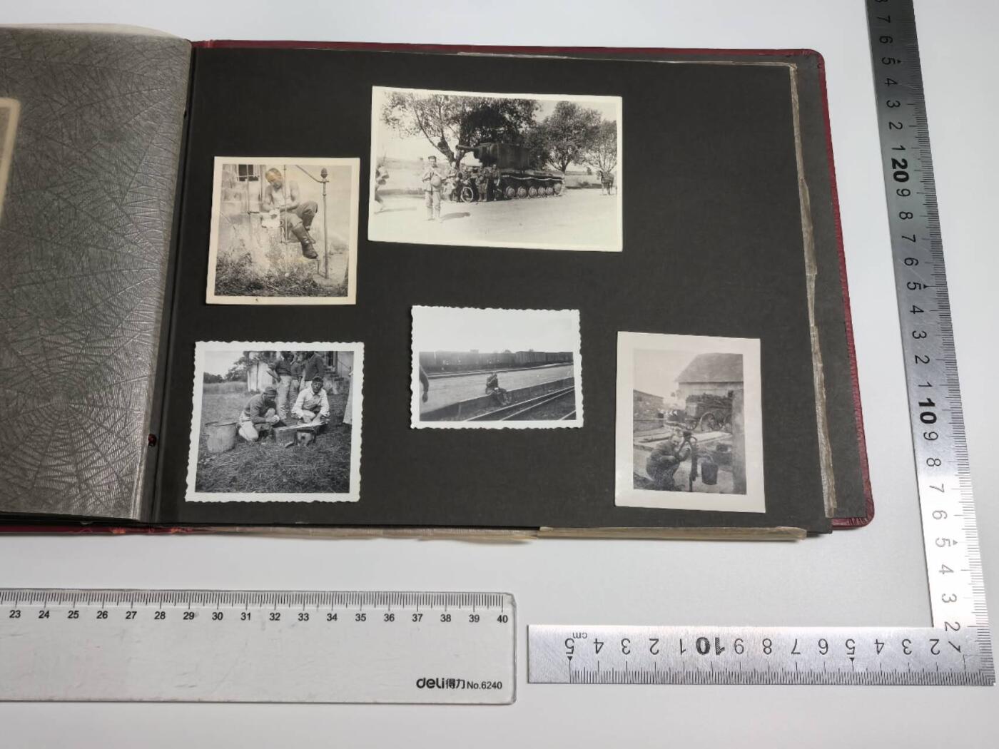 小驴勋章奖章收藏1月17日周六晚六点拍卖（珍爱和平，收藏战争，铭记历史，勿忘国耻，忠党爱国。有偿代拍，送拍规则在简介最后，参拍须阅读规则后再参拍，关系到运费包装发货时效真假辨别等关键信息，拍卖时不再发原图，看大图店主微信码在拍卖店铺介绍里） WWII德原品相册，里面共有70多张德军老照片，还有一份战地电报，内含西线东线作战照片