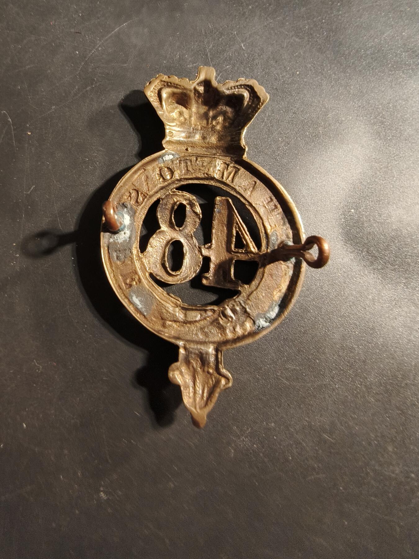 老王徽章第177期 英国陆军第48步兵团帽徽    维多利亚女王时期