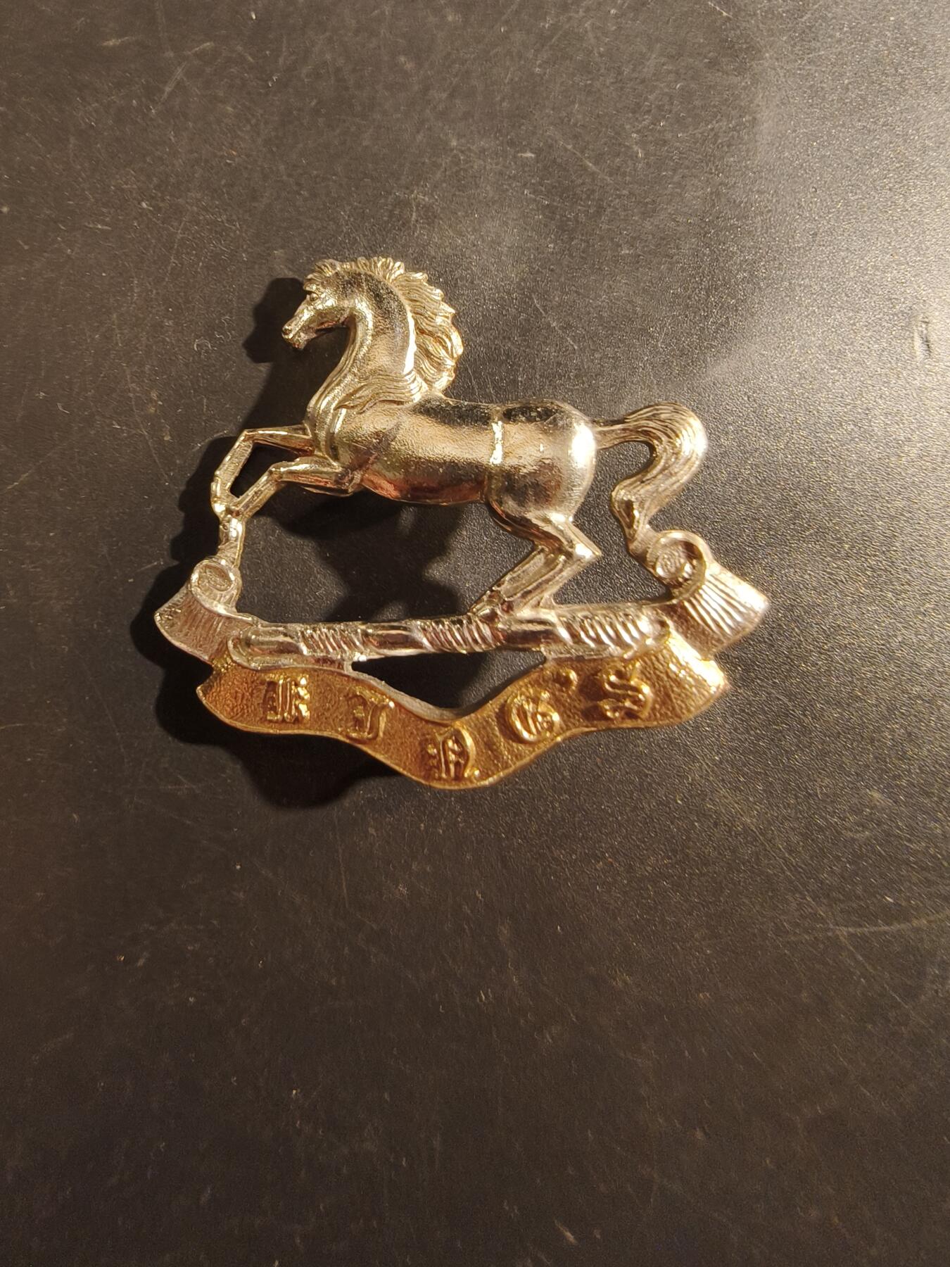 老王徽章第177期 英国国王皇家利物浦步兵团帽徽     女王时期