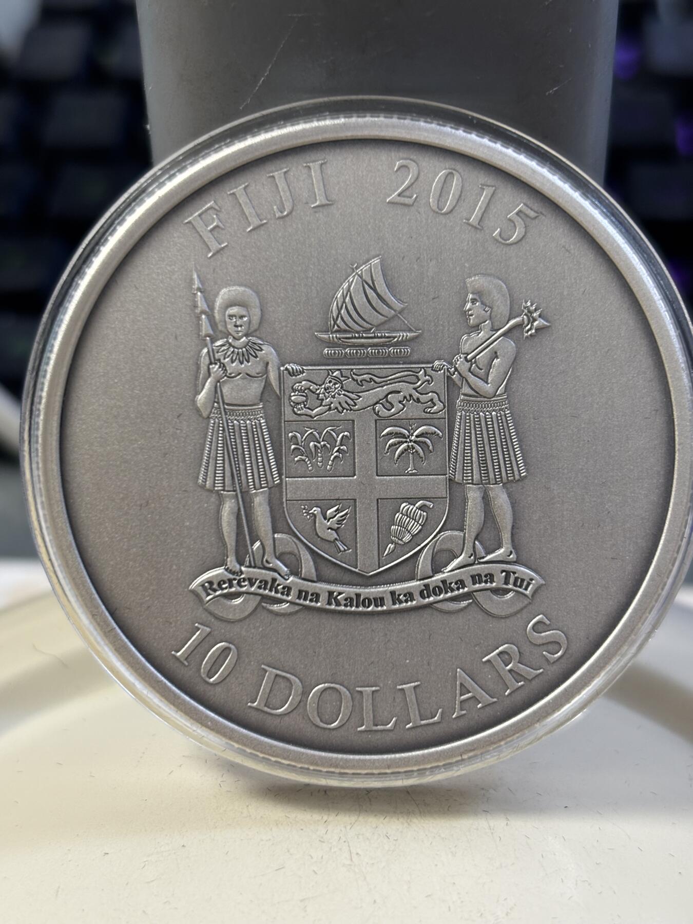 第188期拍卖 斐济2015年珍稀动物长鼻猴2盎司彩色仿古纪念银币，999银，2盎司