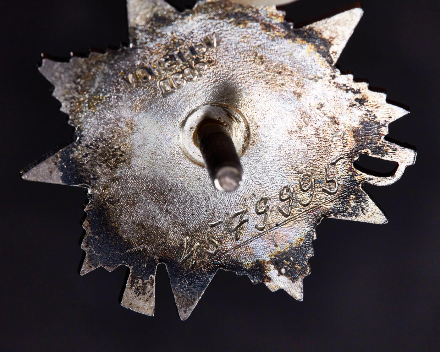 【俄甄集藏】“万象更新、马呈祥瑞”迎新春俄甄精品场-2026年(047)01-21 星期三 晚 19:30 全场包邮 苏联85版二级卫国战争勋章，银质局部镀金珐琅，完美品相，4579995号，台版，五彩包浆，纯银部分重：27.47克