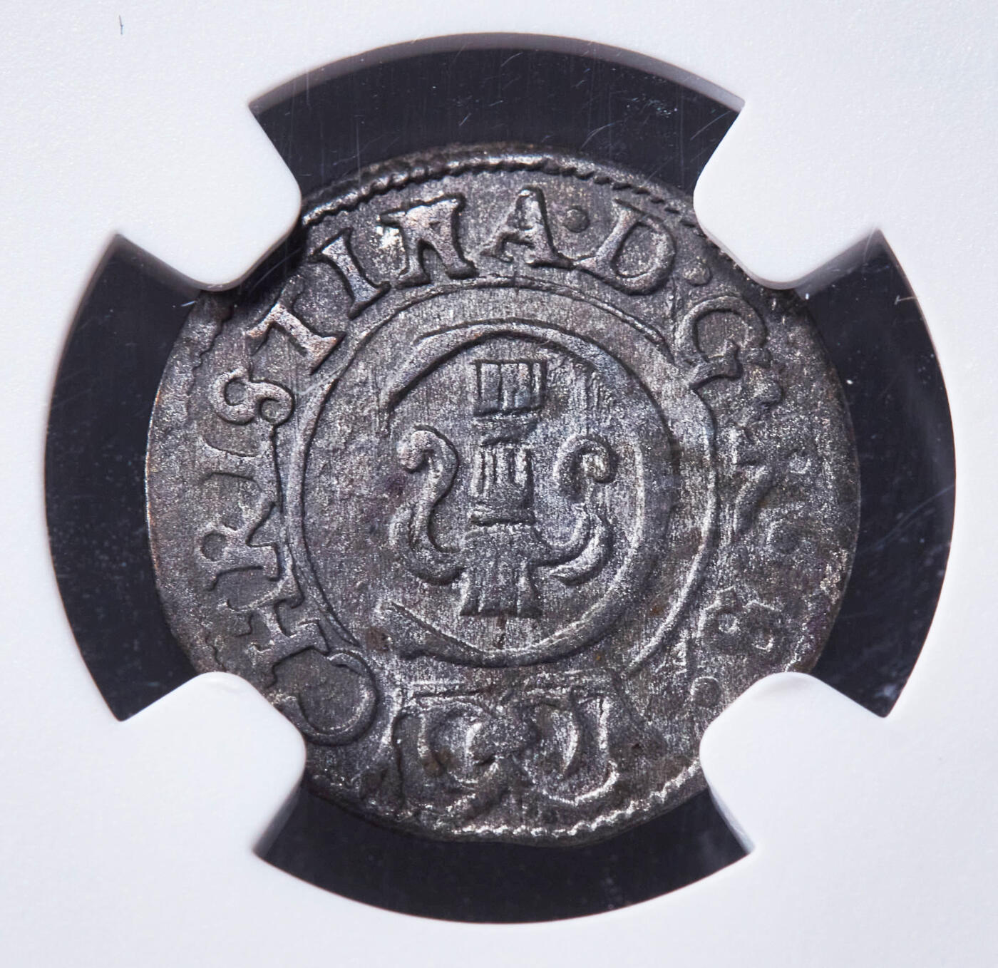 【俄甄集藏】“万象更新、马呈祥瑞”迎新春俄甄精品场-2026年(047)01-21 星期三 晚 19:30 全场包邮 瑞典属利沃尼亚1651年克里斯蒂娜女王1斯基林银币，NGC AU58，稀有品种，银光犹存，难得的品相，特殊标签