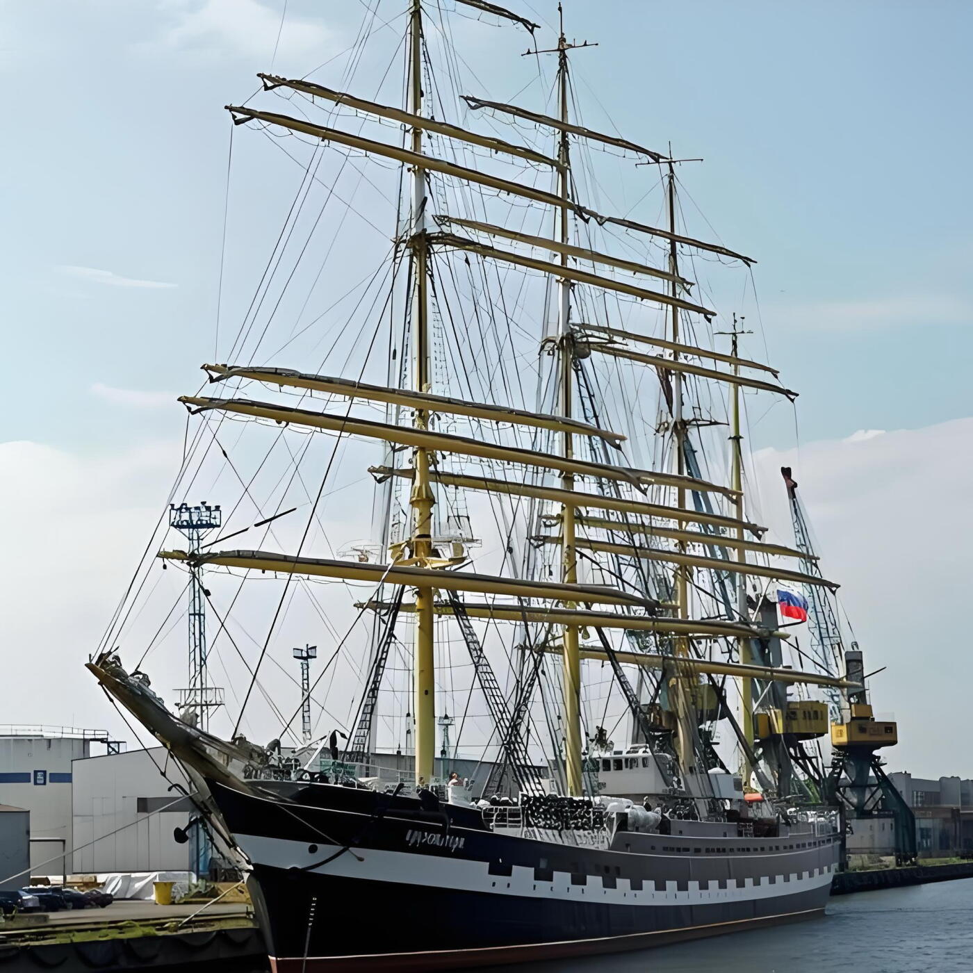 【俄甄集藏】“万象更新、马呈祥瑞”迎新春俄甄精品场-2026年(047)01-21 星期三 晚 19:30 全场包邮 朝鲜2001年纪念俄罗斯海军克鲁森施滕号帆船训练舰建成75周年20元镀金精制铜币，TQG PF68+UC，少见品种