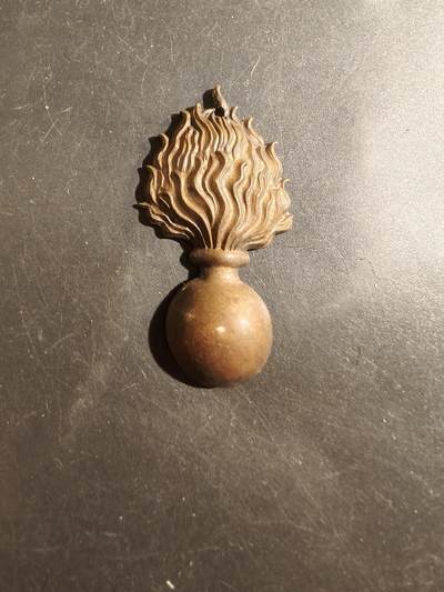 老王徽章第177期 - 英国皇家燧发枪团领章    缺杆    一战时期