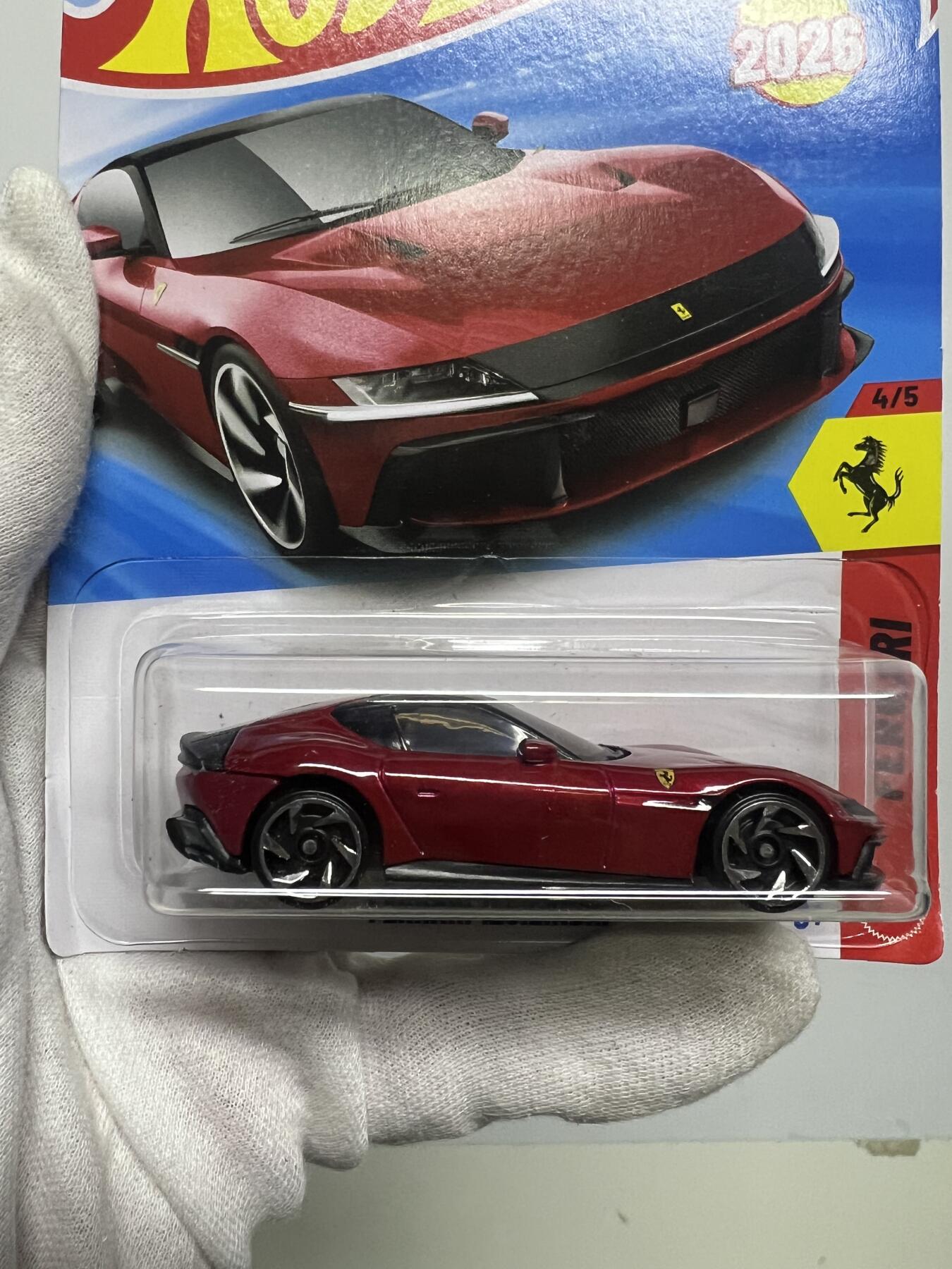 零元拍：风火轮吊卡法拉利Ferrari 12cilindri全新未拆