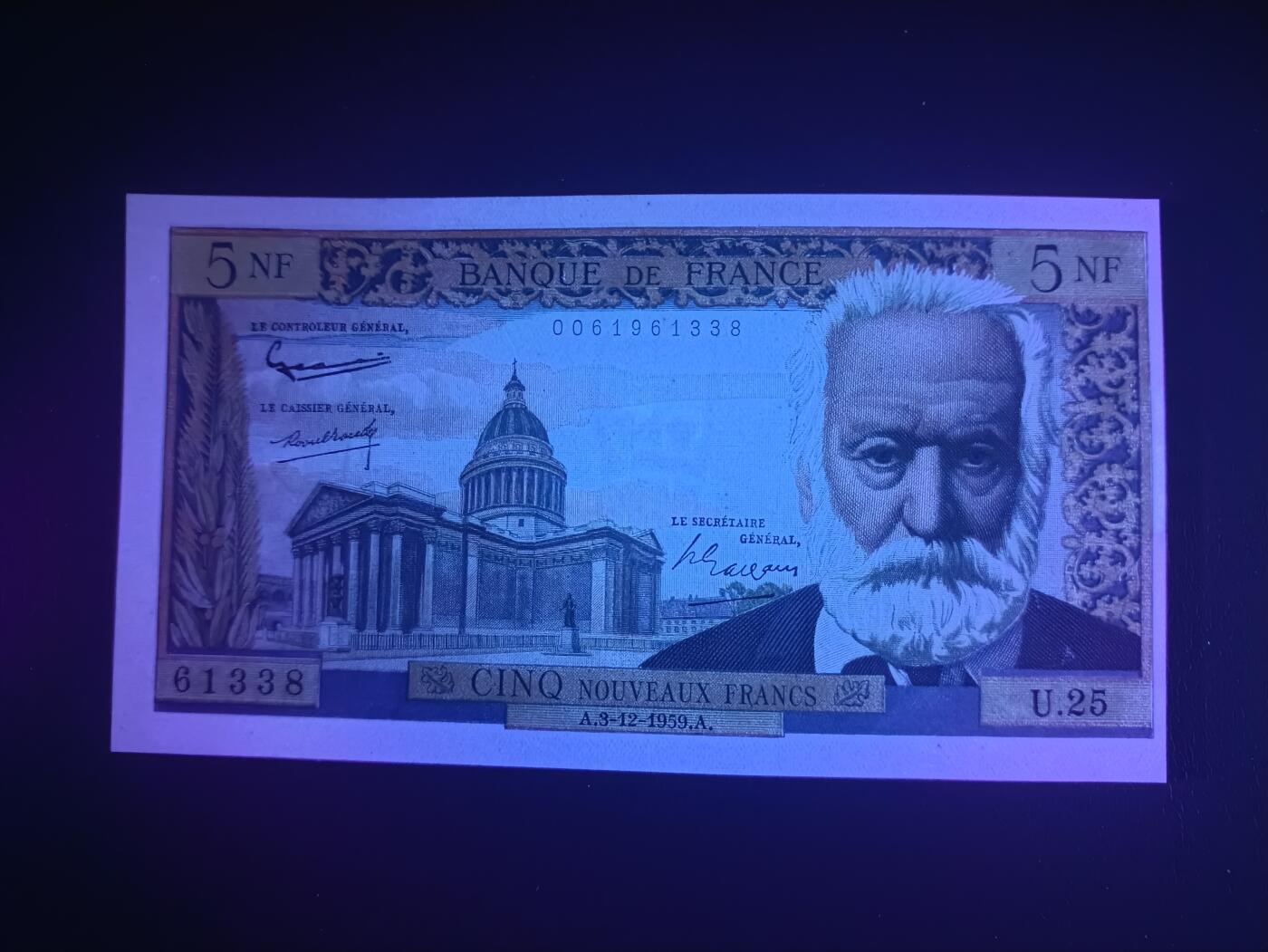 2026一月第三期，总213期 法国1959年5新法郎UNC-有针孔/疑似裁切，雨果和他的长眠之地