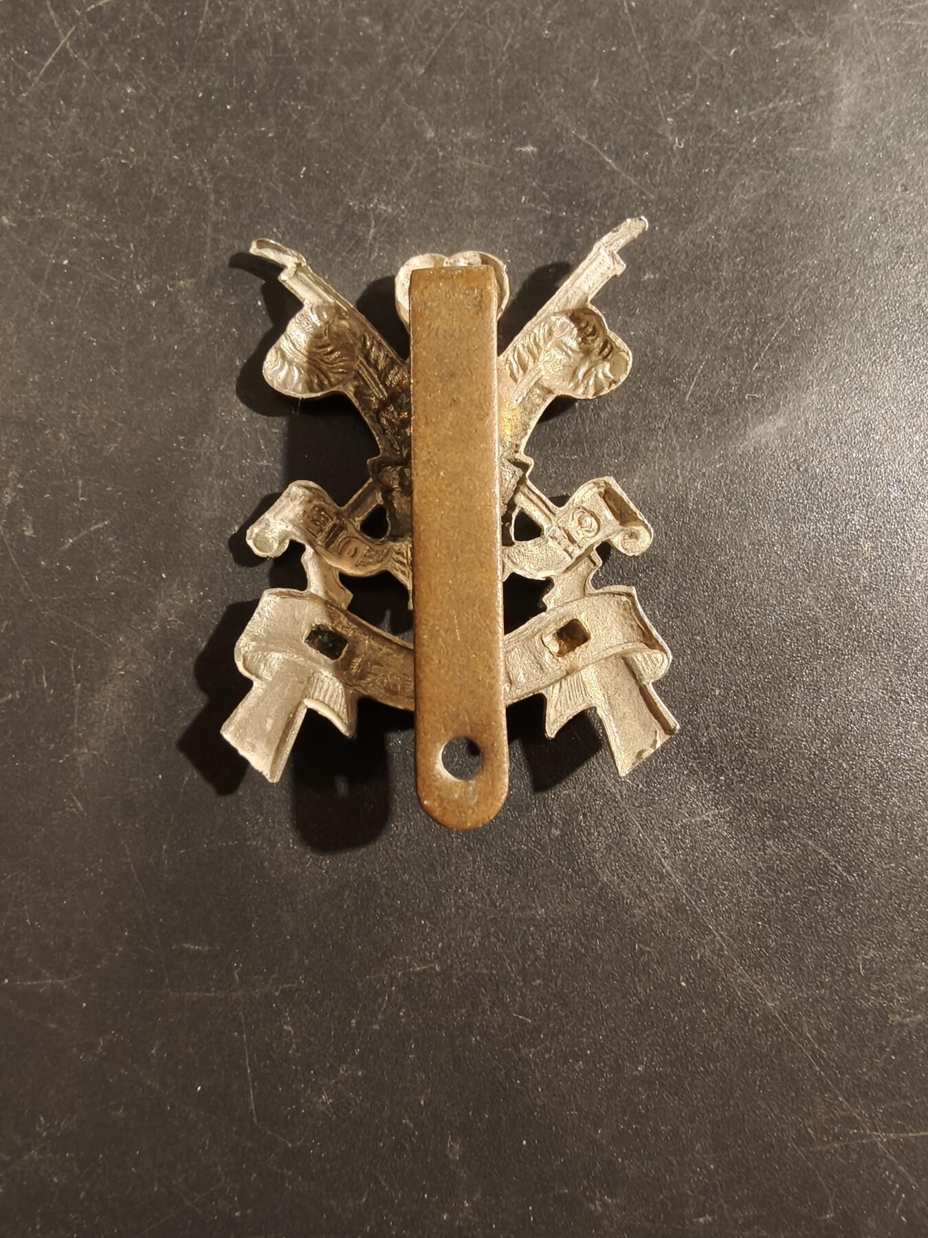 老王徽章第177期 英国第3卡宾枪骑兵团帽徽    一战时期